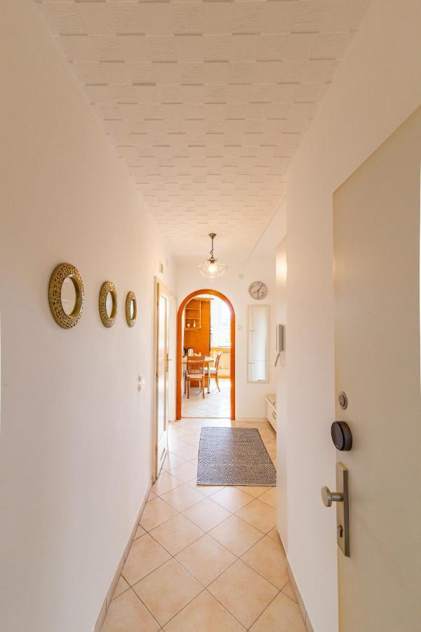 Best Rated Central Apartment Vienna - Ac, Wifi, 24H7Days Self Check-In, Board Games, Netflix Dış mekan fotoğraf