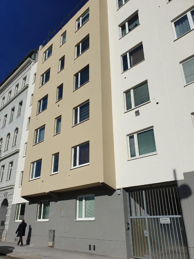 Best Rated Central Apartment Vienna - Ac, Wifi, 24H7Days Self Check-In, Board Games, Netflix Dış mekan fotoğraf