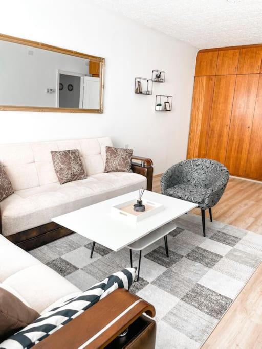 Best Rated Central Apartment Vienna - Ac, Wifi, 24H7Days Self Check-In, Board Games, Netflix Dış mekan fotoğraf